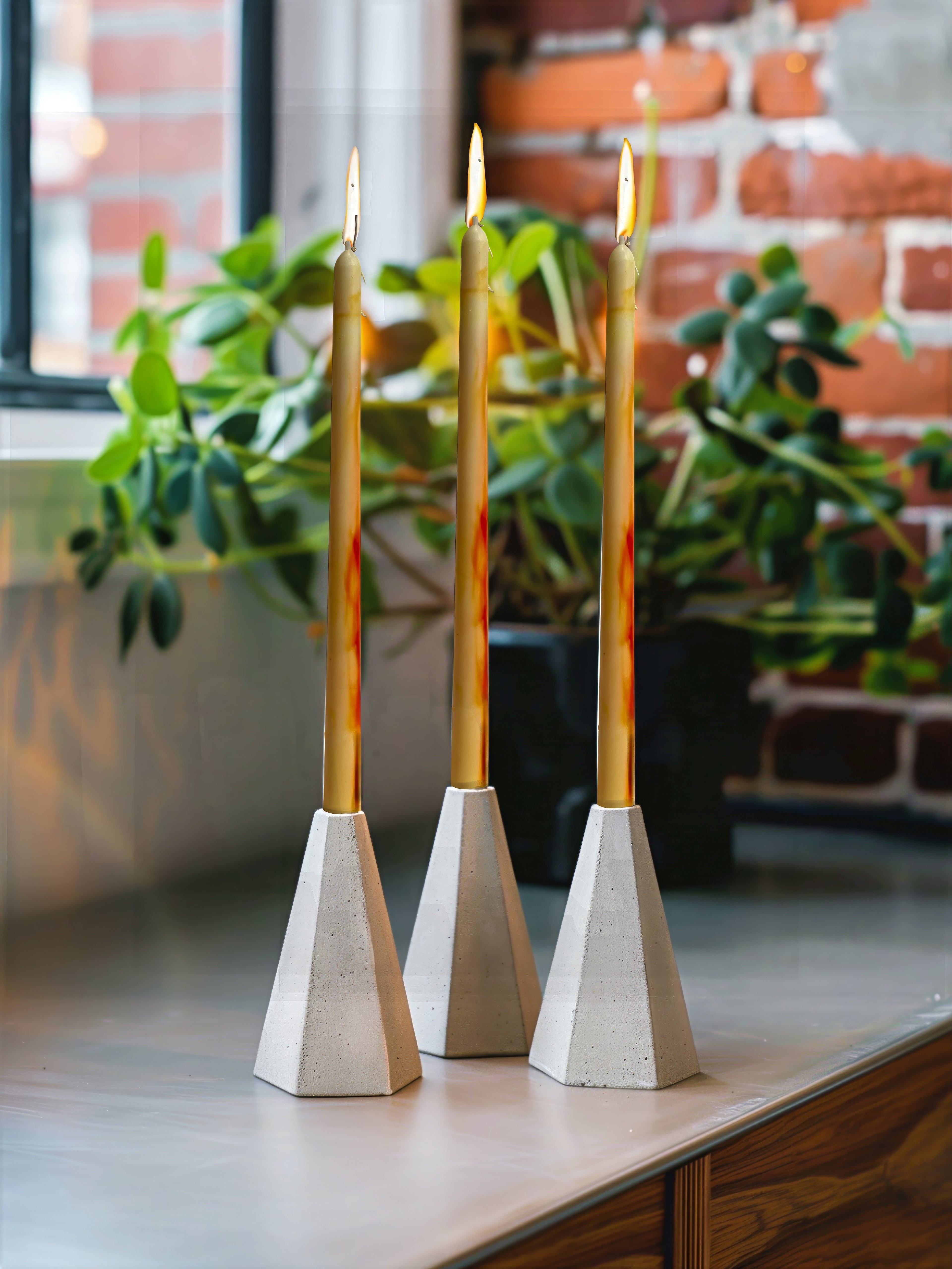 Marble effect Tapper Candle - 3 x 65gr